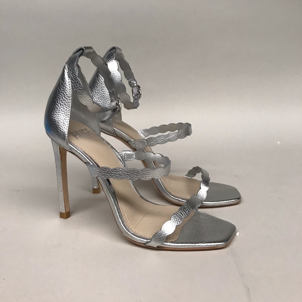 Paige silver leather scalloped heel NWOB